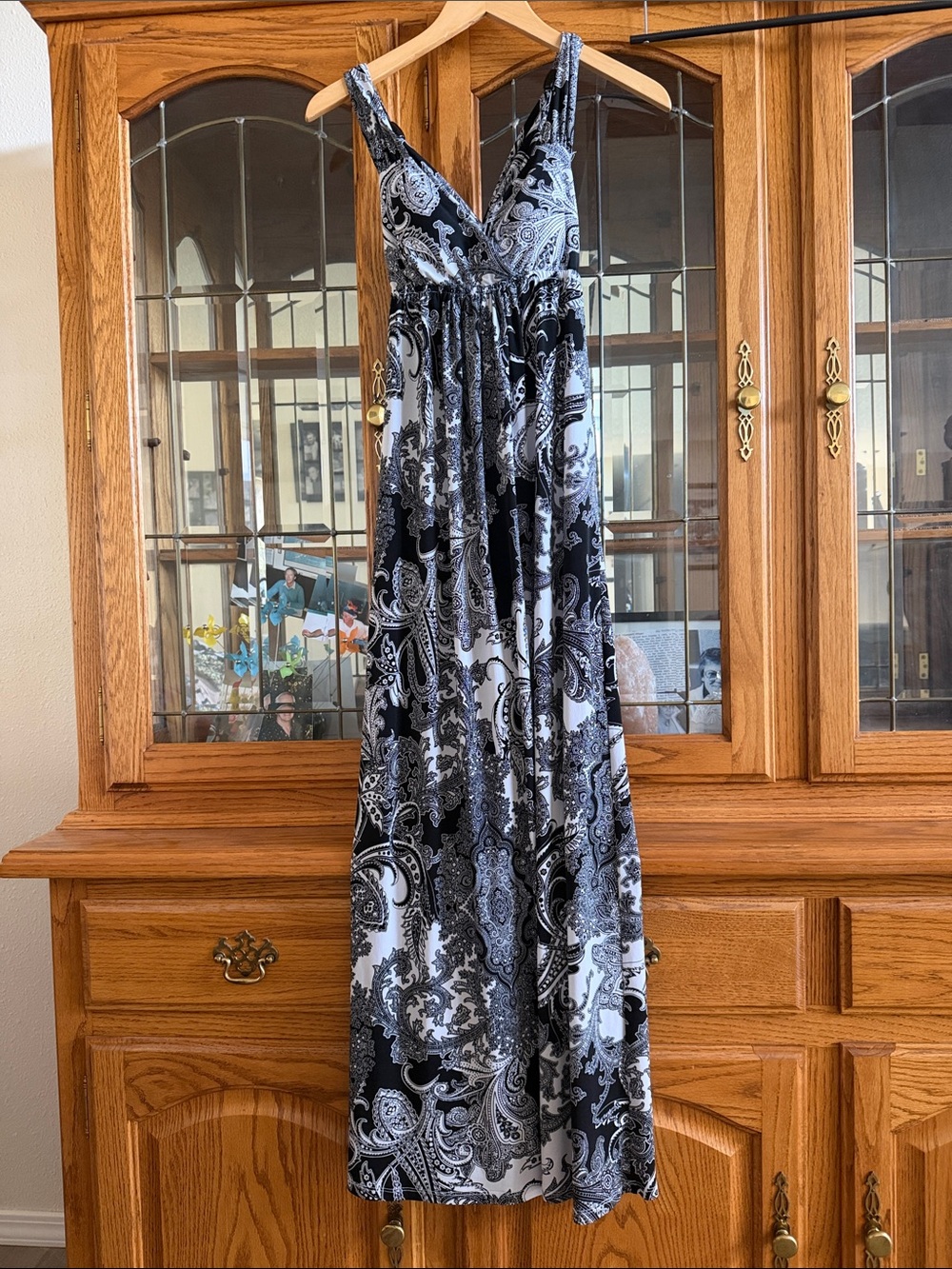 BCX Black & White Paisley V-Neck Maxi Dress